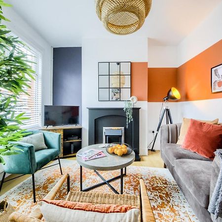Coventry Fashionable House, City Centre, Free Parking, Sleeps 4, By Empower Homes エクステリア 写真