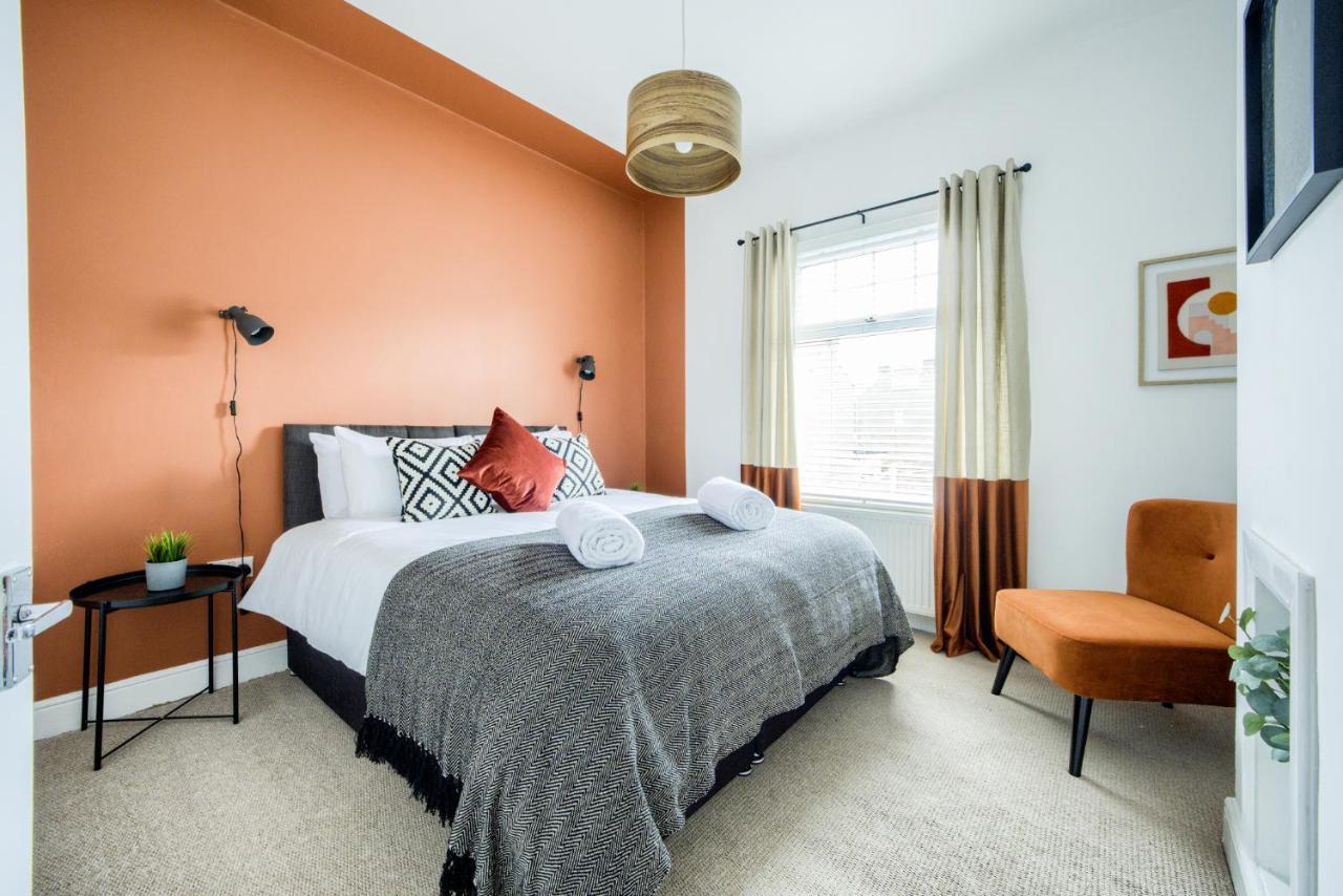 Coventry Fashionable House, City Centre, Free Parking, Sleeps 4, By Empower Homes エクステリア 写真