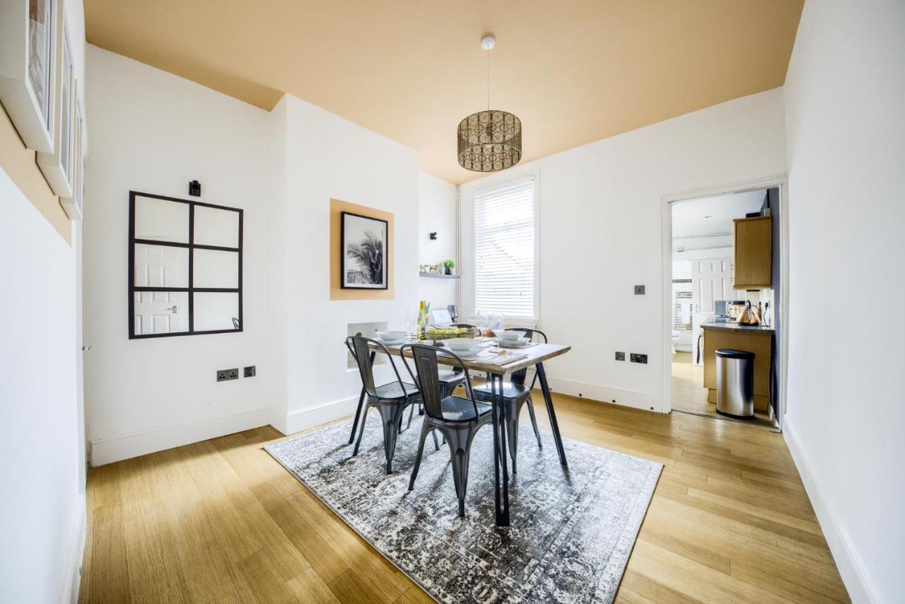 Coventry Fashionable House, City Centre, Free Parking, Sleeps 4, By Empower Homes エクステリア 写真