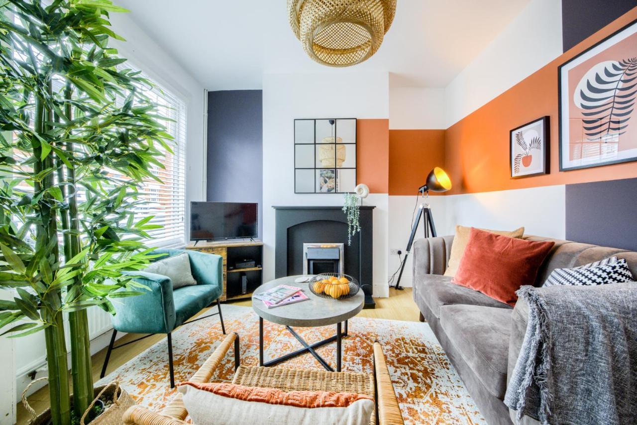 Coventry Fashionable House, City Centre, Free Parking, Sleeps 4, By Empower Homes エクステリア 写真