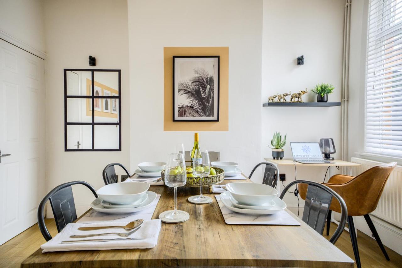 Coventry Fashionable House, City Centre, Free Parking, Sleeps 4, By Empower Homes エクステリア 写真