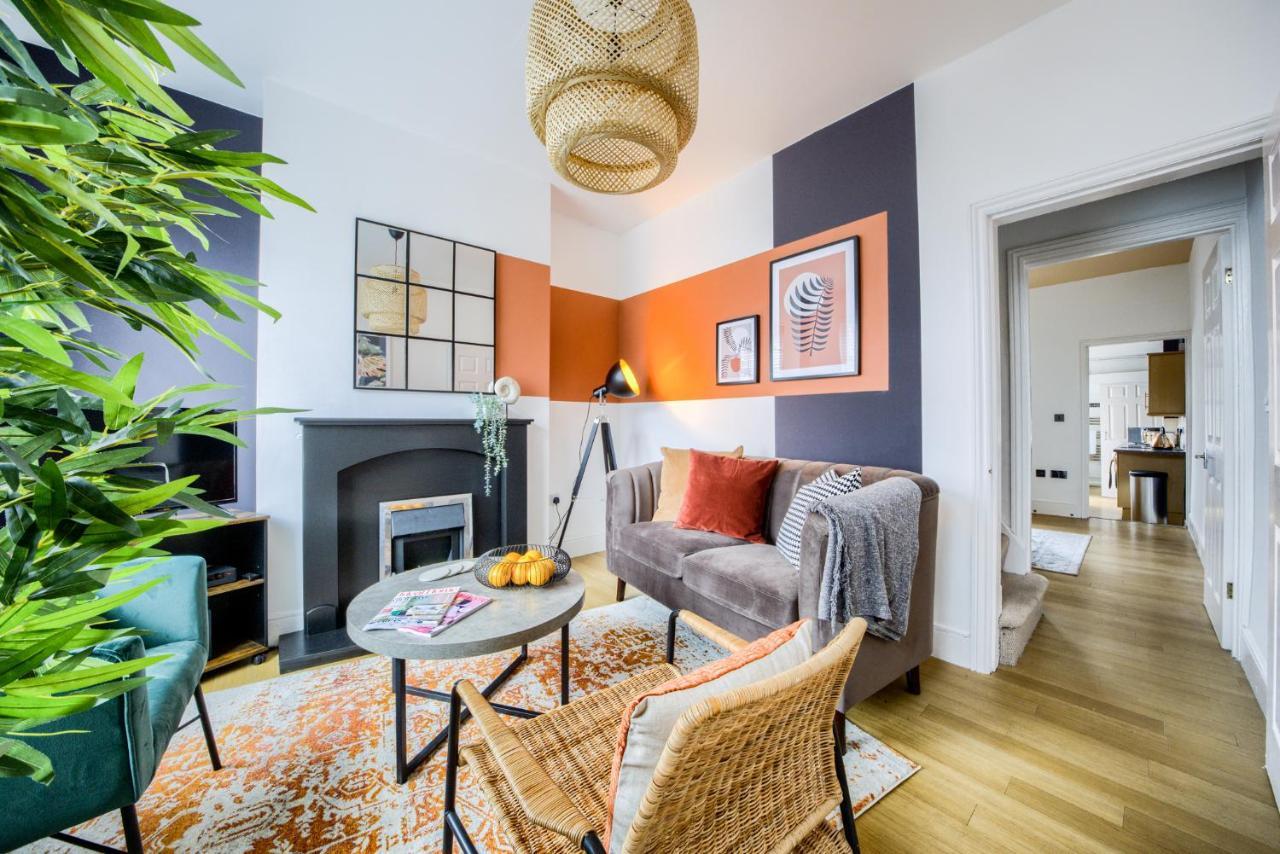 Coventry Fashionable House, City Centre, Free Parking, Sleeps 4, By Empower Homes エクステリア 写真